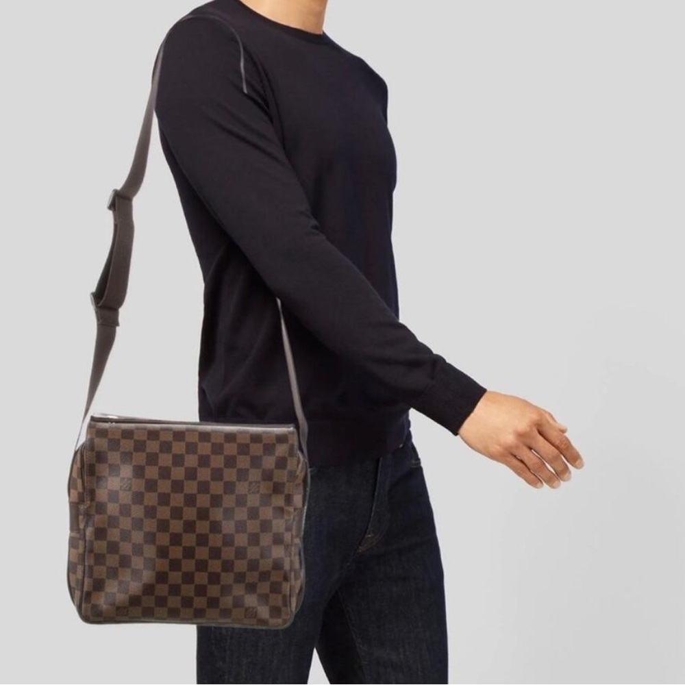 🚨🚨🚨 SALE 🚨🚨🚨Louis Vuitton Damier Naviglio Messenger Bag